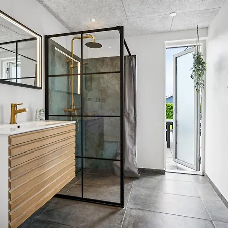 Danika - 650m From The Sea By Interhome