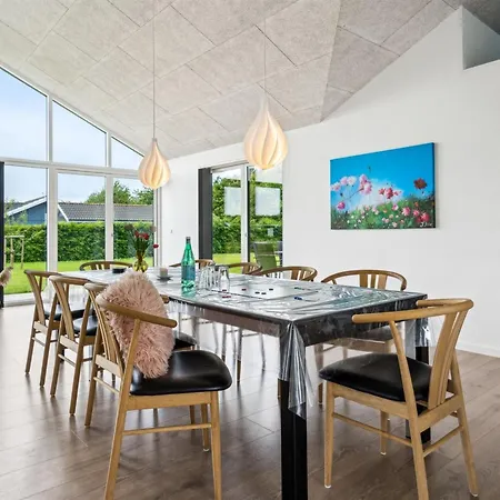 Danika - 650m From The Sea By Interhome