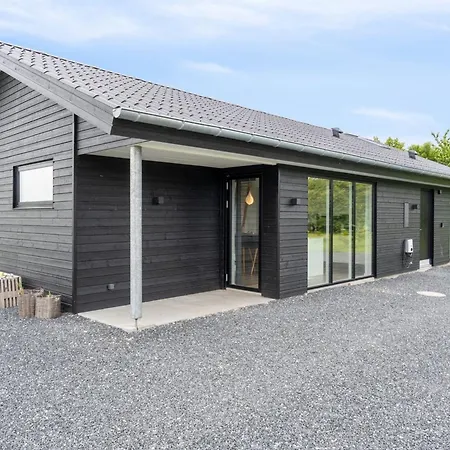 Danika - 650m From The Sea By Interhome *